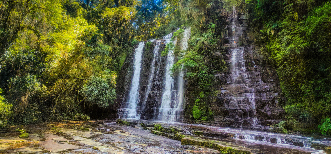 foto da cachoeira dos ciganos em são josé dos pinhais