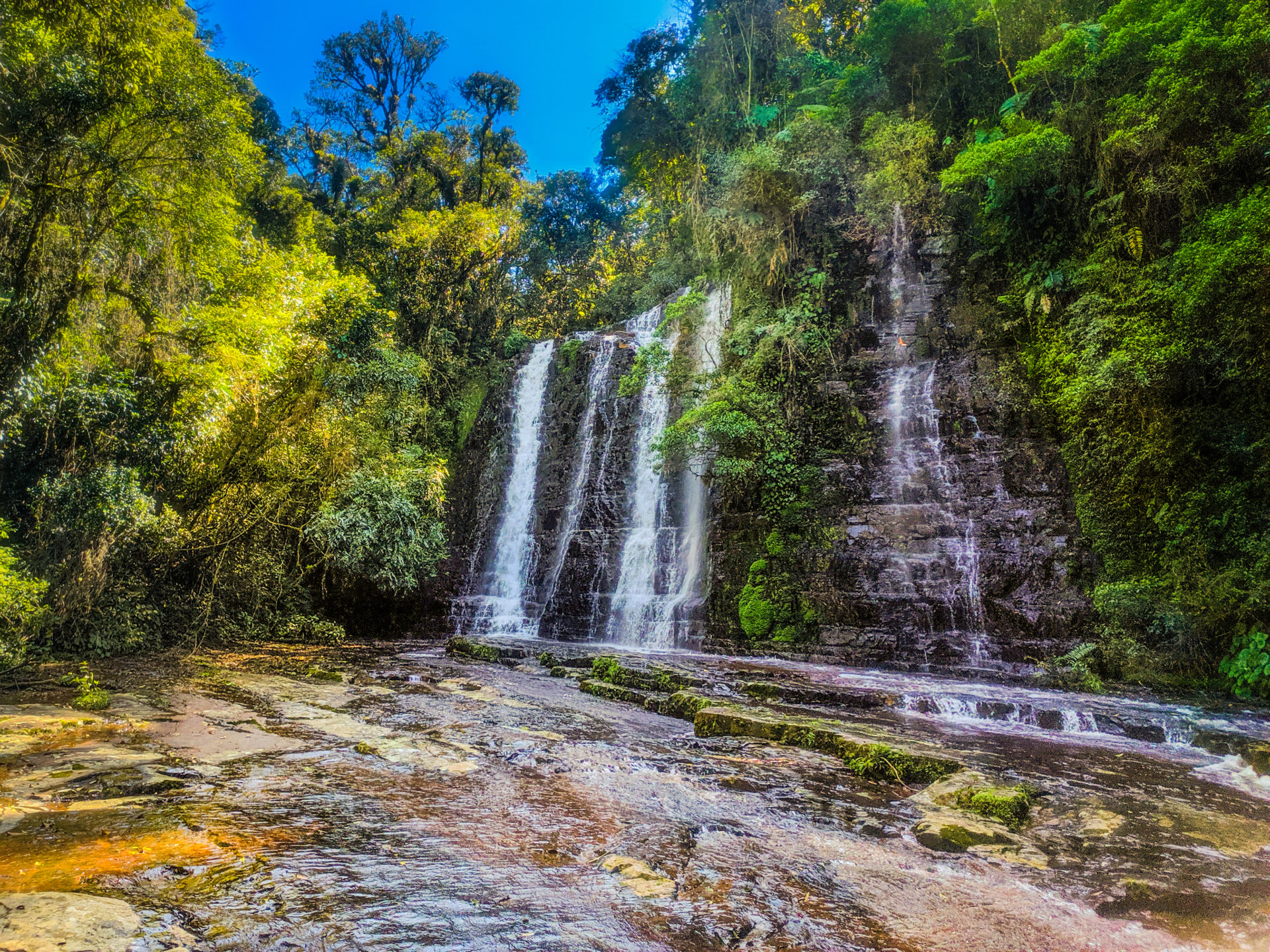 Cachoeira perto de Curitiba para Contemplação